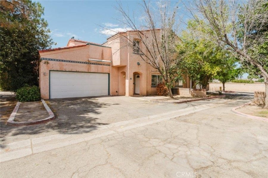 Property photo for 2320 E Avenue Q4, #23, Palmdale, CA