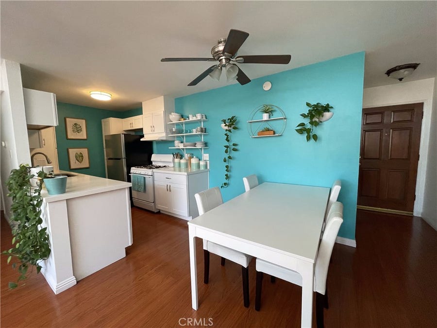 Property photo for 5700 Etiwanda Avenue, #282, Tarzana, CA