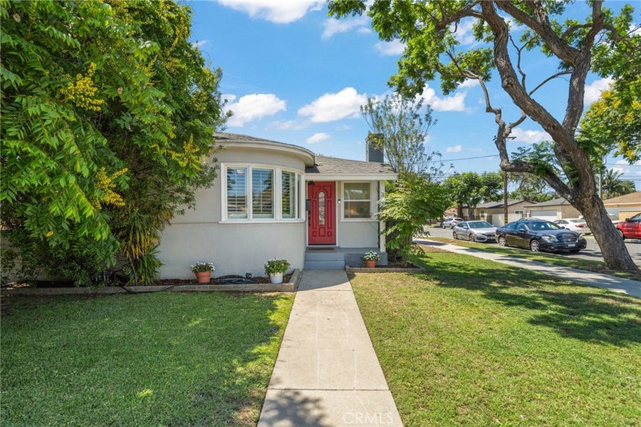 Property photo for 300 E Adams Street E, Long Beach, CA