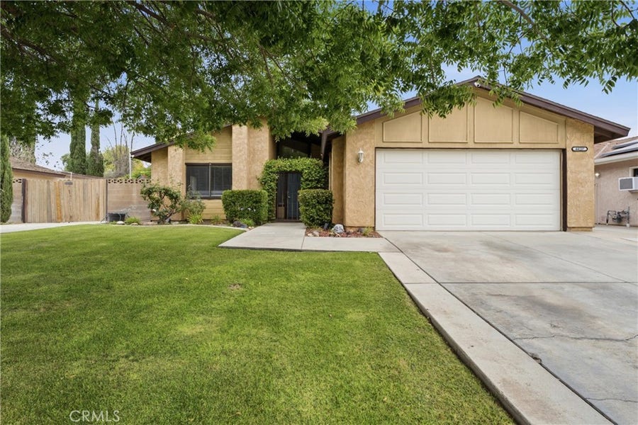 Property photo for 44237 Fine Street, Lancaster, CA