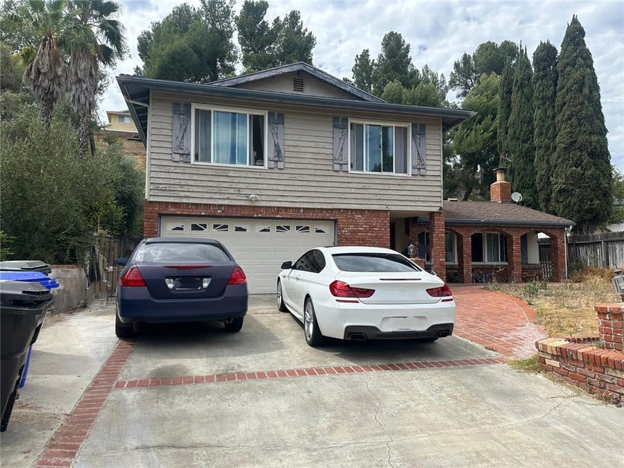 Property photo for 22107 Barbacoa, Saugus, CA