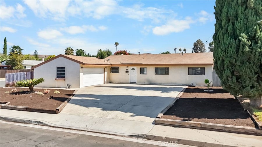 Property photo for 1433 Graham, Simi Valley, CA
