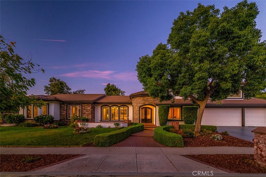 Property photo for 586 Valley Gate Rd, Simi Valley, CA