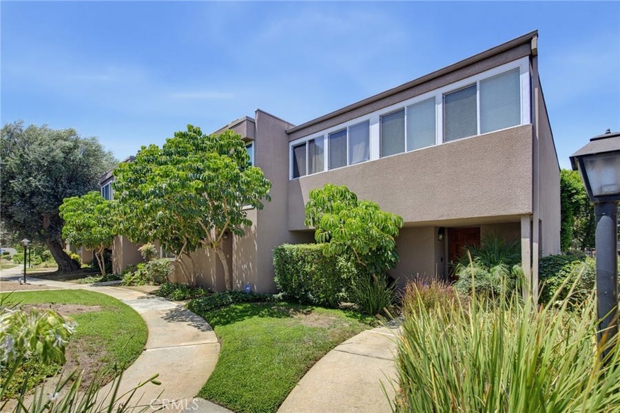 Property photo for 18134 Killion Street, #4, Tarzana, CA