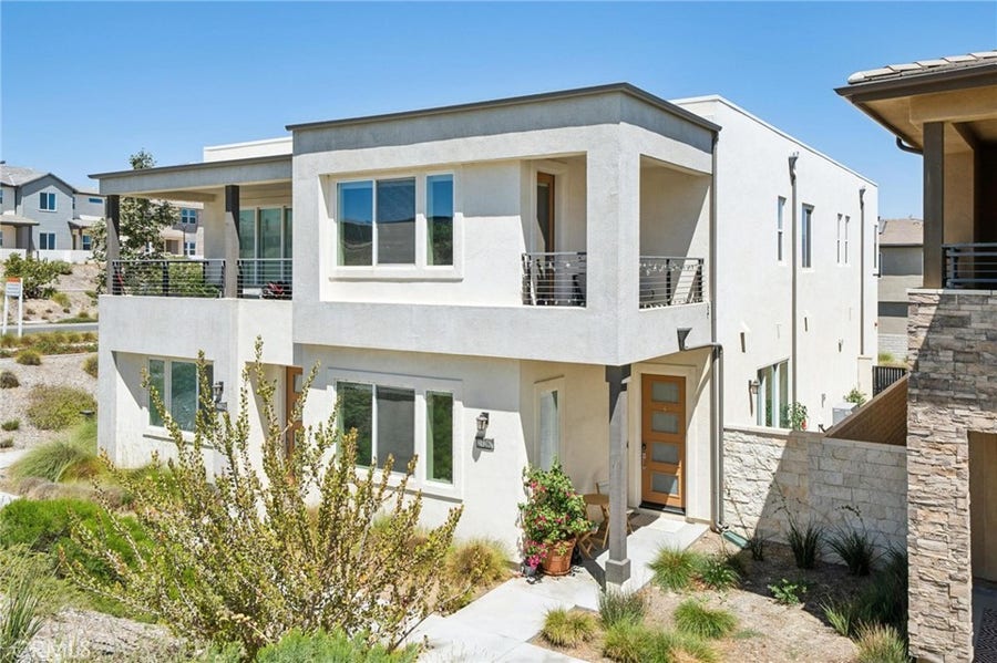 Property photo for 27262 Narrowleaf Willow Lane, Valencia, CA