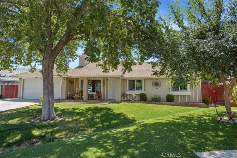 Property photo for 37416 17th E, Palmdale, CA