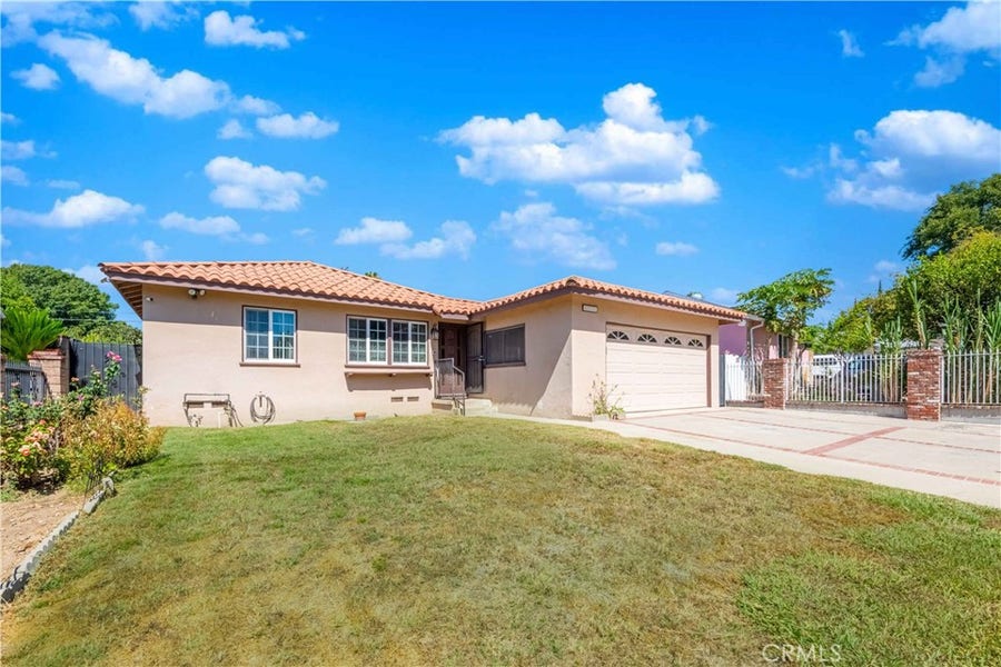 Property photo for 8531 Chimineas Avenue, Northridge, CA