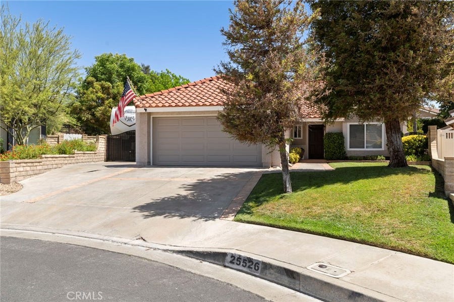 Property photo for 25526 NewCastle Court, Saugus, CA