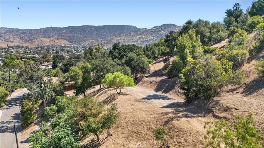 Property photo for 1194 Black Canyon, Simi Valley, CA