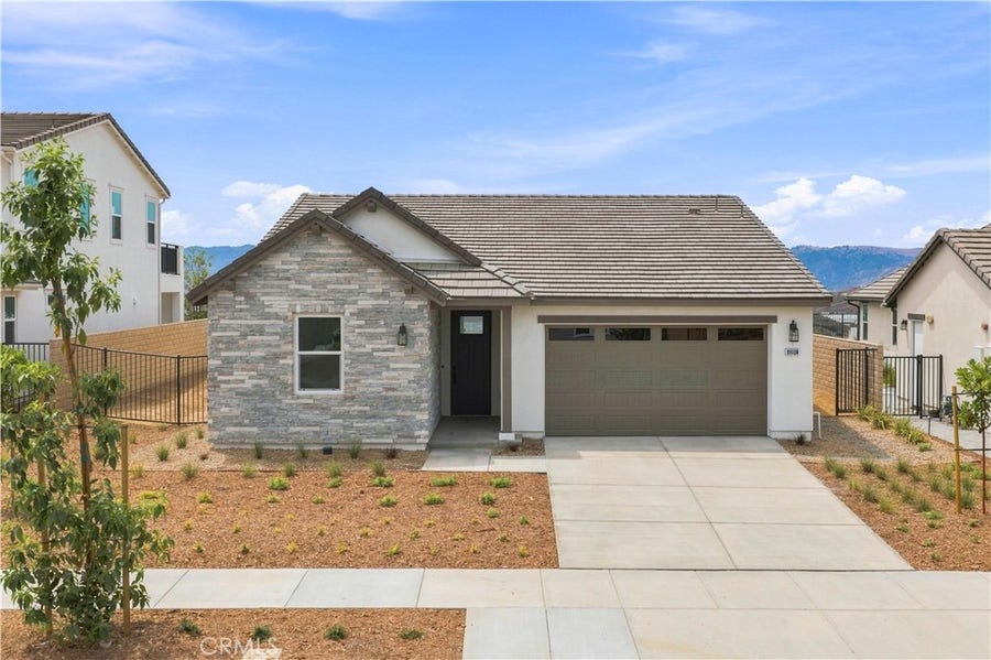 Property photo for 28520 Wildflower Terrace, Castaic, CA
