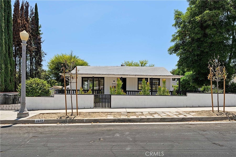 Property photo for 2538 Woodlyn Road, Pasadena, CA