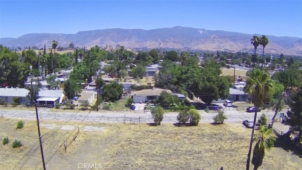 25237 Bessant St, San Bernardino, CA 92404 25237 Bessant St, San Bernardino, CA 92404