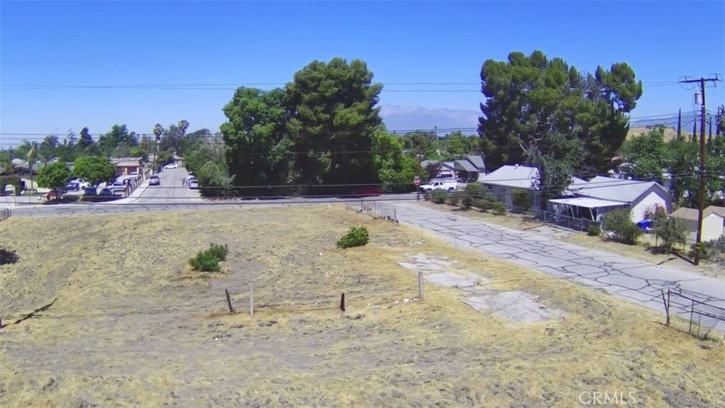 25237 Bessant St, San Bernardino, CA 92404 25237 Bessant St, San Bernardino, CA 92404