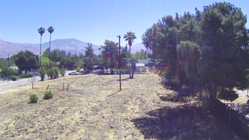 25237 Bessant St, San Bernardino, CA 92404 25237 Bessant St, San Bernardino, CA 92404