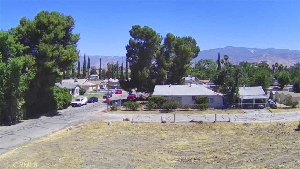 25237 Bessant St, San Bernardino, CA 92404 25237 Bessant St, San Bernardino, CA 92404
