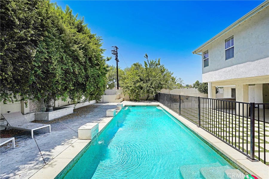 Property photo for 22450 Collins, Woodland Hills, CA