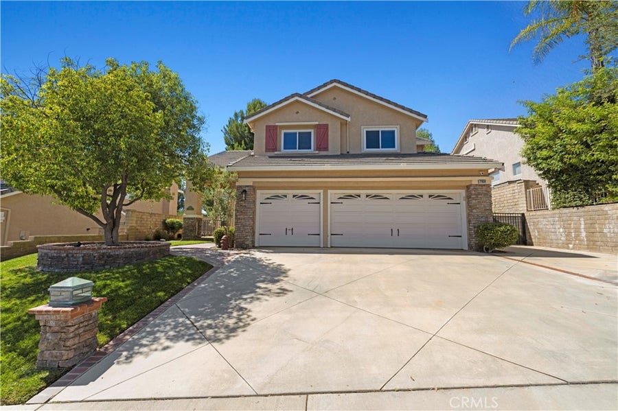 Property photo for 21658 Canyon Heights Circle, Saugus, CA