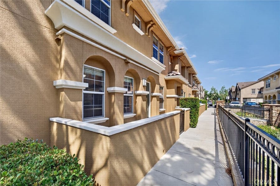 Property photo for 1654 Heywood Unit E, Simi Valley, CA