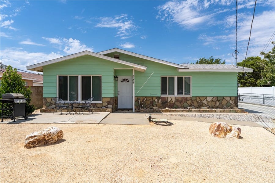 Property photo for 42435 52nd Street W, Lancaster, CA