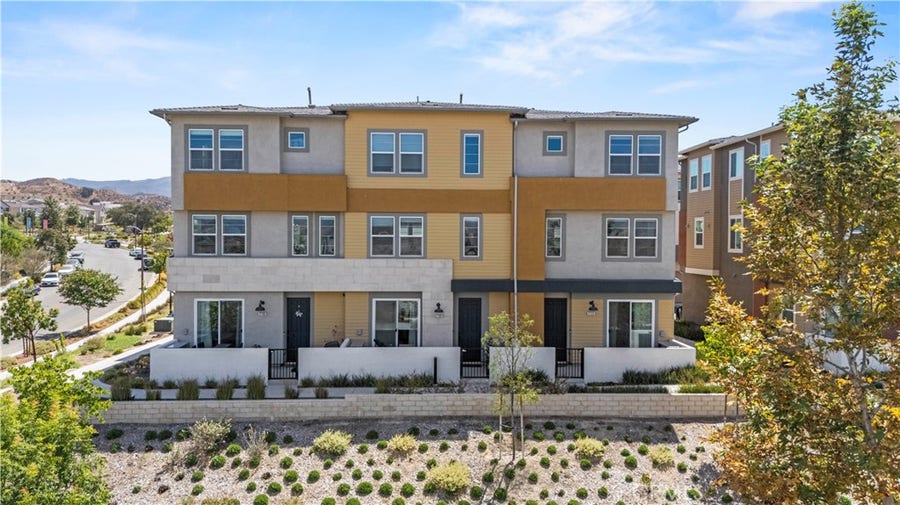 Property photo for 27105 Valley Oak, Valencia, CA