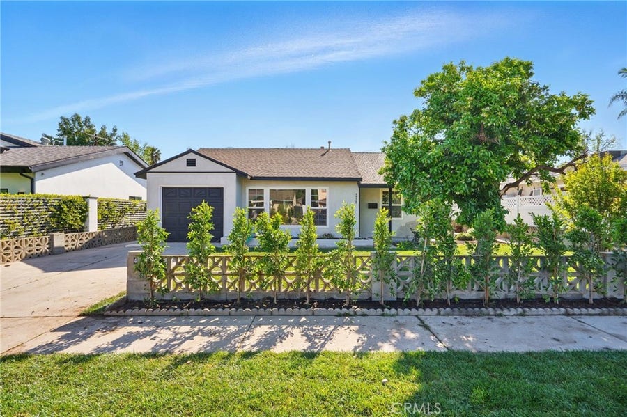 Property photo for 4938 Chimineas, Tarzana, CA