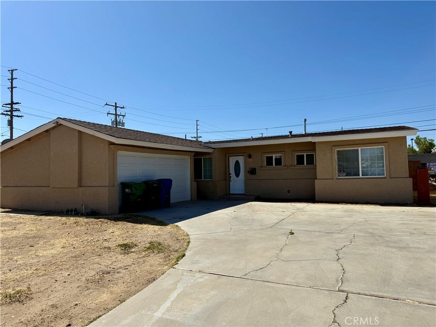 Property photo for 1016 W Avenue J14, Lancaster, CA