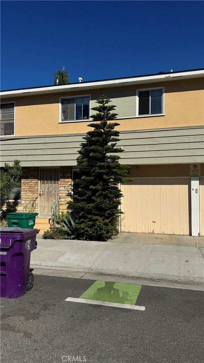 Property photo for 947 E Broadway, #2, Long Beach, CA