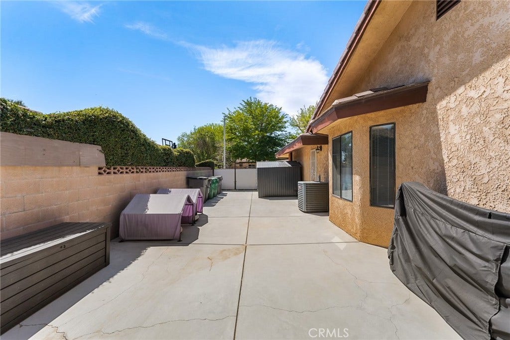 44608 Loneoak Avenue, Lancaster, CA 93534