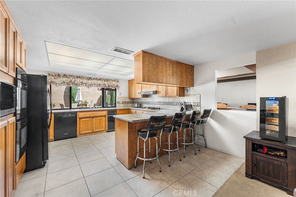 44608 Loneoak Avenue, Lancaster, CA 93534