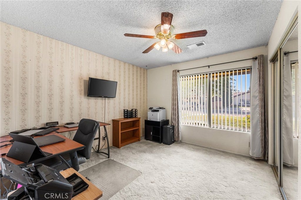 44608 Loneoak Avenue, Lancaster, CA 93534