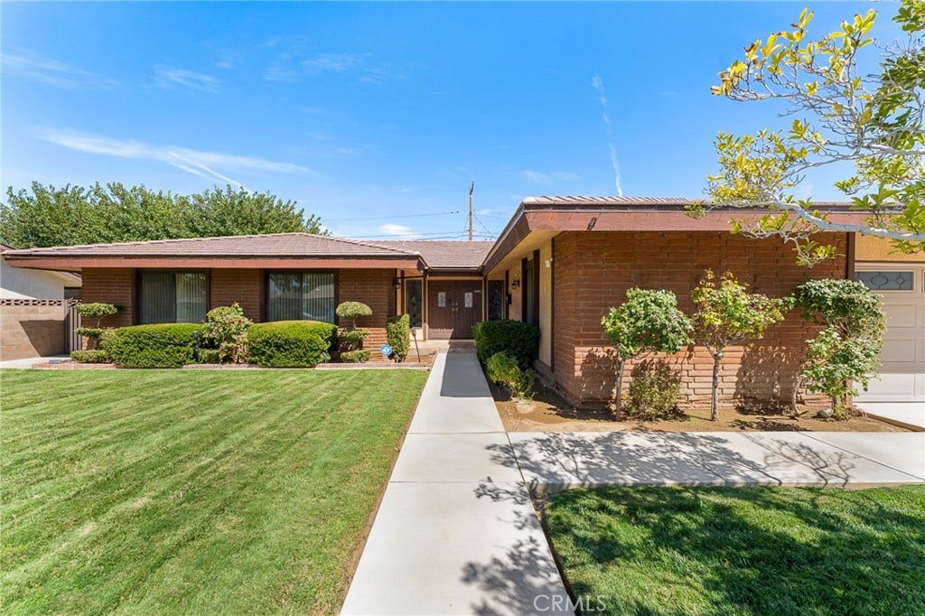 44608 Loneoak Avenue, Lancaster, CA 93534