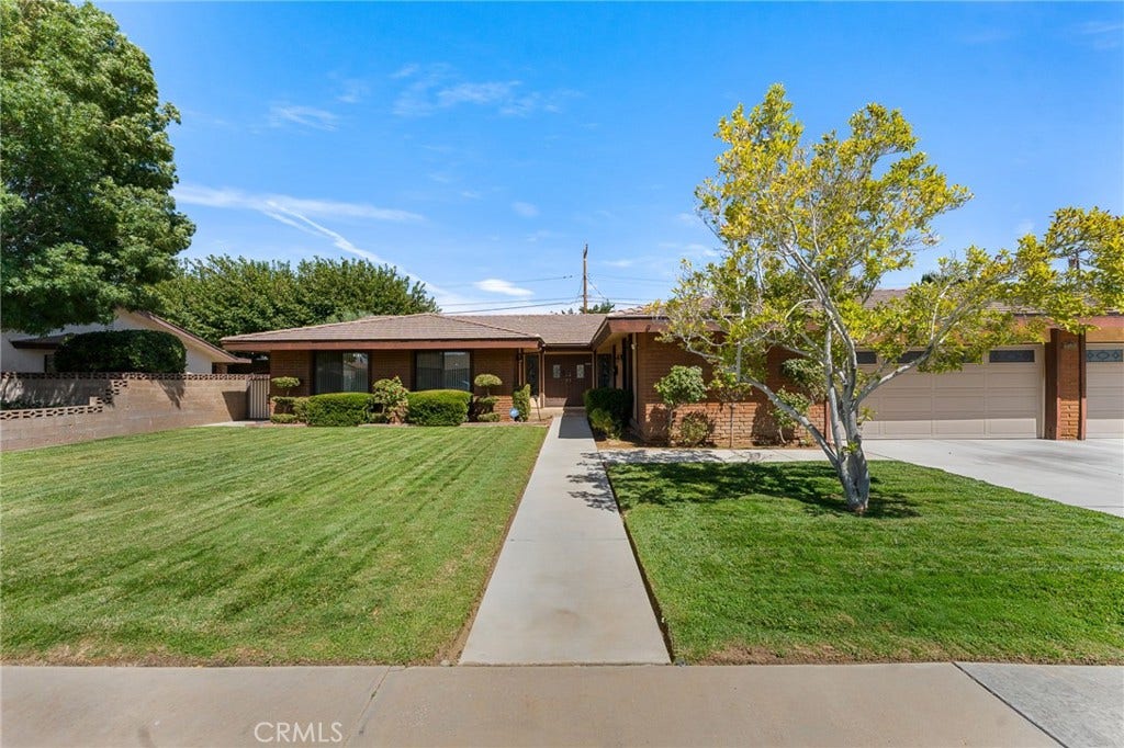 44608 Loneoak Avenue, Lancaster, CA 93534
