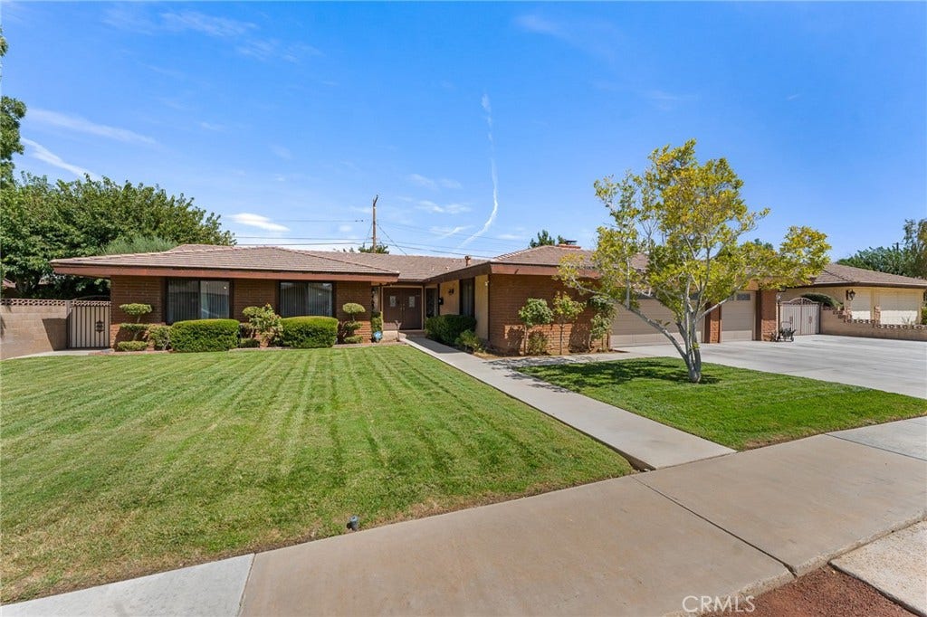44608 Loneoak Avenue, Lancaster, CA 93534