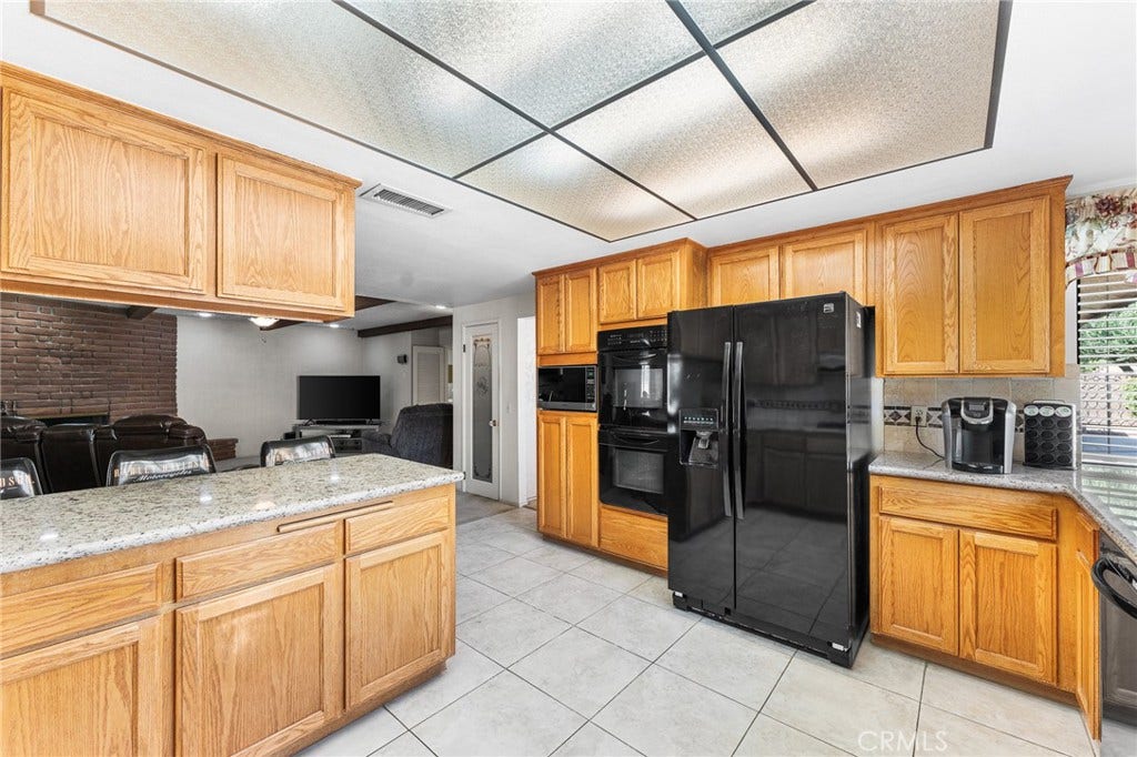 44608 Loneoak Avenue, Lancaster, CA 93534