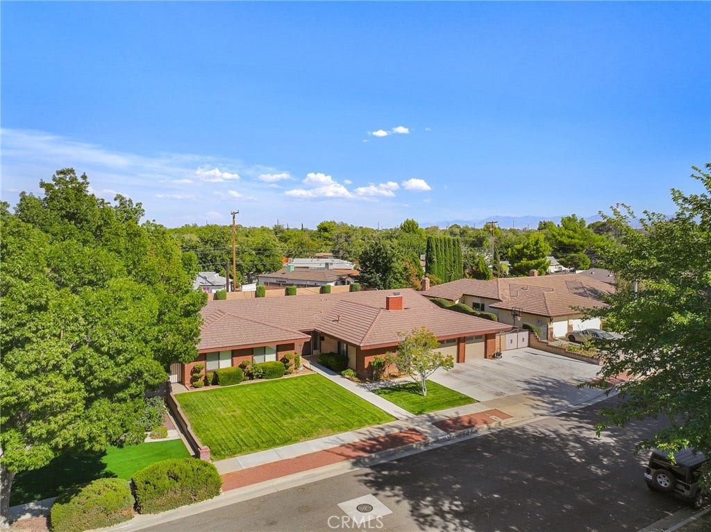 44608 Loneoak Avenue, Lancaster, CA 93534