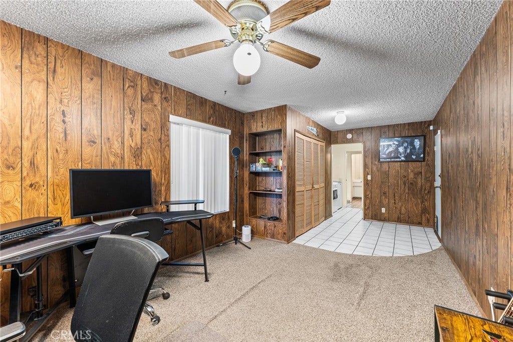 44608 Loneoak Avenue, Lancaster, CA 93534