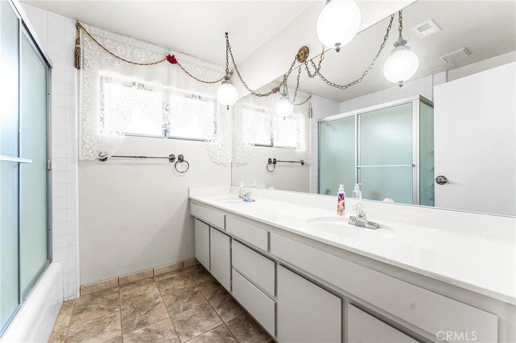 44608 Loneoak Avenue, Lancaster, CA 93534