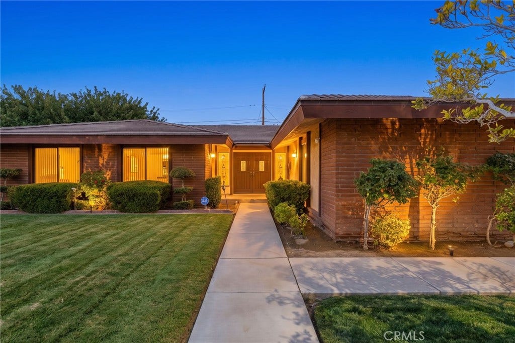 44608 Loneoak Avenue, Lancaster, CA 93534