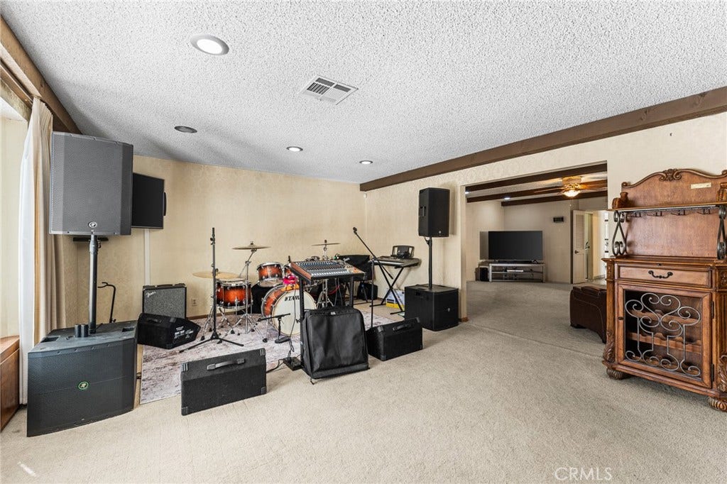 44608 Loneoak Avenue, Lancaster, CA 93534