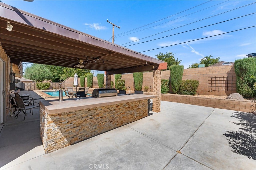 44608 Loneoak Avenue, Lancaster, CA 93534