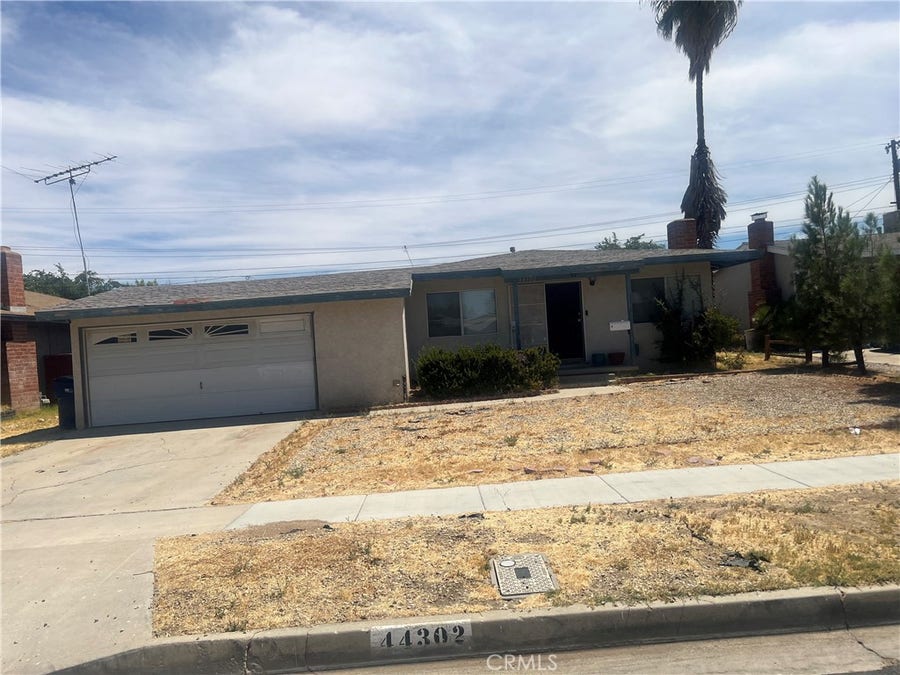 Property photo for 44302 Kirkland Avenue, Lancaster, CA