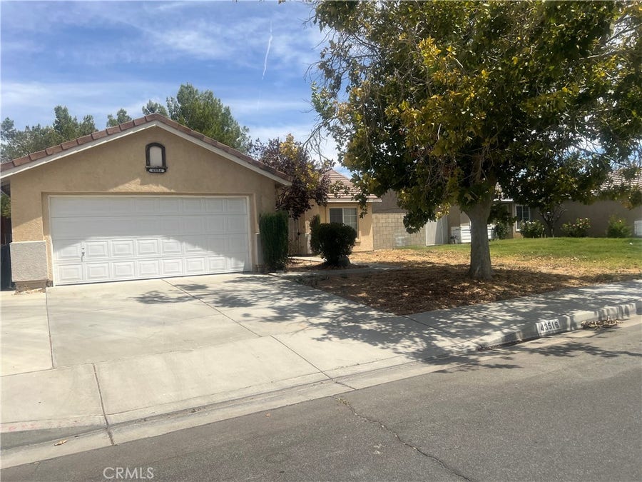 Property photo for 43516 32nd Street E, Lancaster, CA