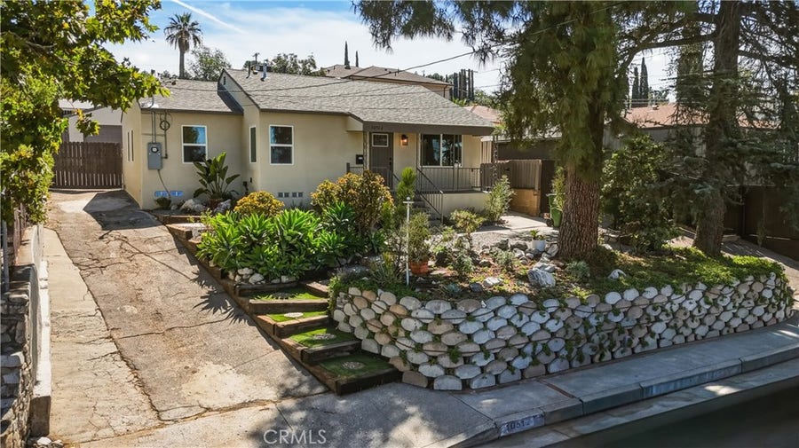 Property photo for 10512 Samoa Ave, Tujunga, CA