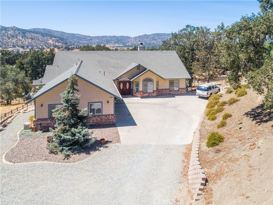 Property photo for 24181 Martingale, Tehachapi, CA