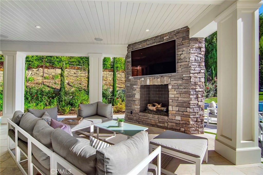 Outdoor Sitting Area