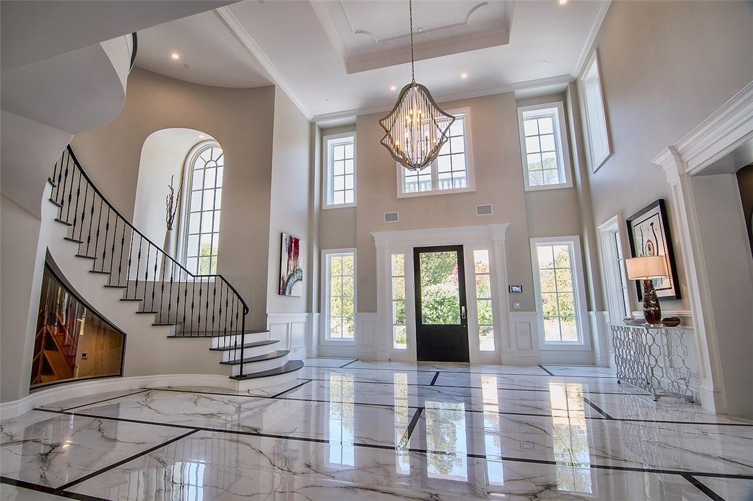 Grand foyer
