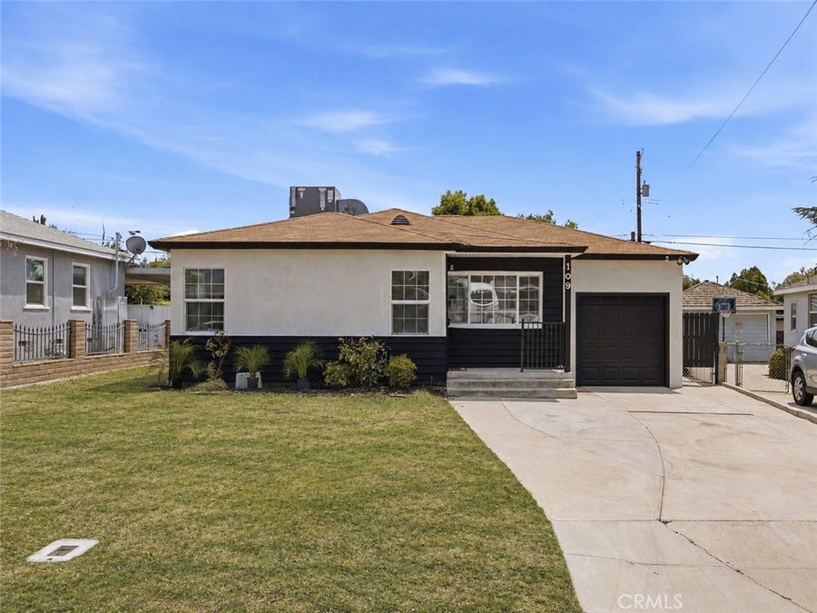 Property photo for 109 La Mesa, Bakersfield, CA