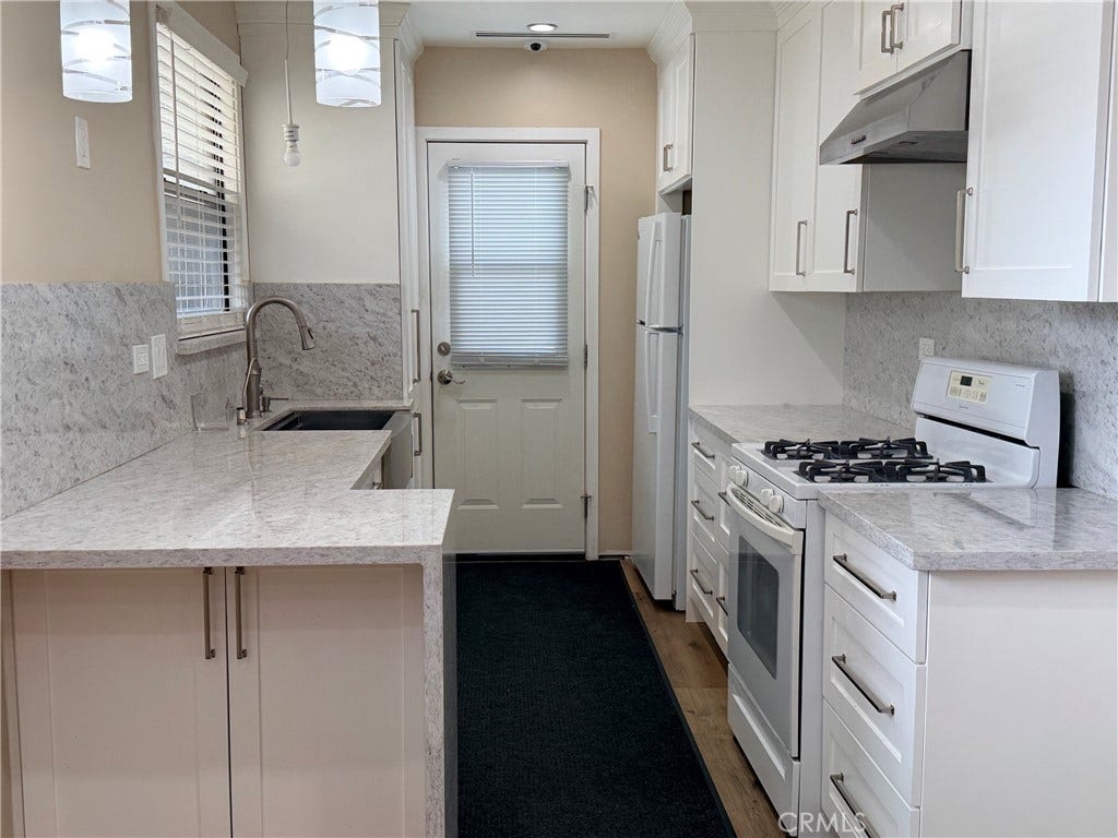 10971 Roscoe, Sun Valley, CA 91352