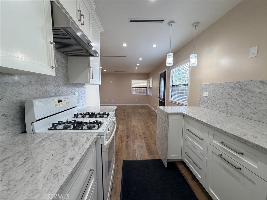 10971 Roscoe, Sun Valley, CA 91352