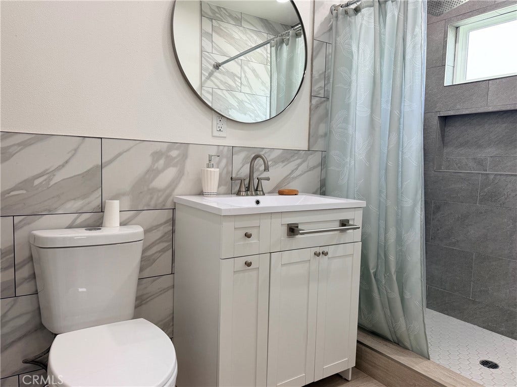 10971 Roscoe, Sun Valley, CA 91352